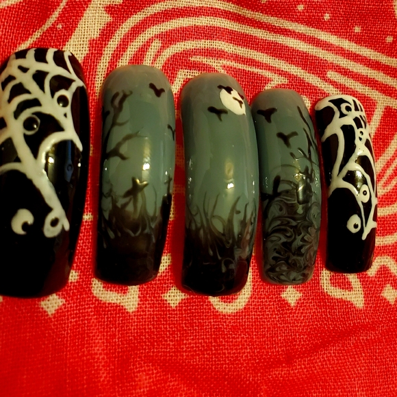 Halloween Nails - Picture 1 of 3
